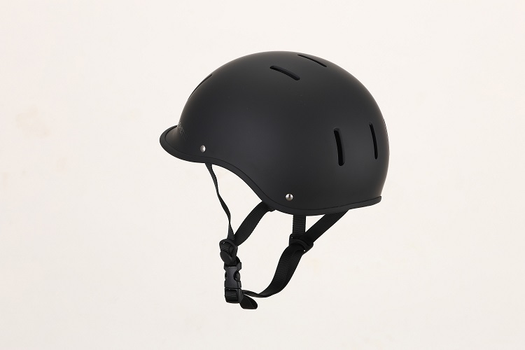 ハードシェルヘルメット muGHETTO　Ｌサイズ　＊取り寄せ商品